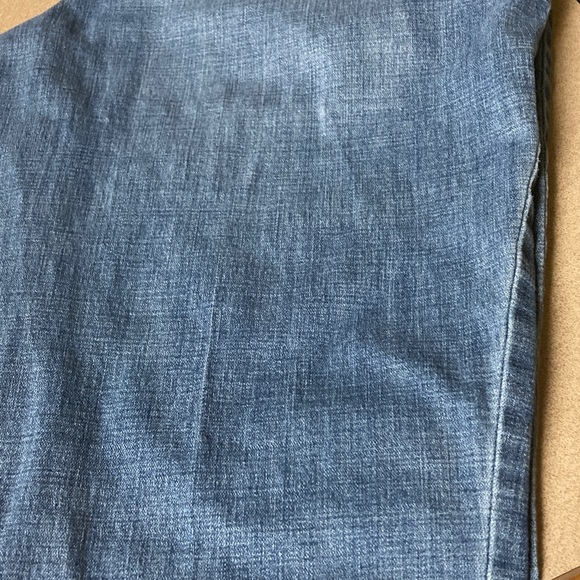 Gloria Vanderbilt Mid-Wash straight leg Jeans - Picture 9 of 9